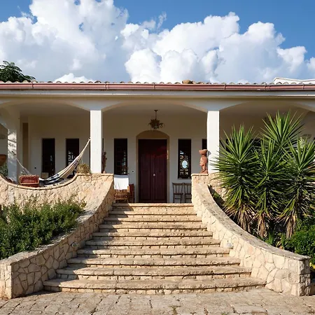 Villa Sea Front By Salentoltremare *
